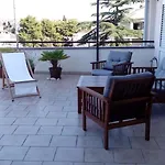 Amazing Seaview Apartment With A Balcony Near The Beach - Kneza Trpimira I